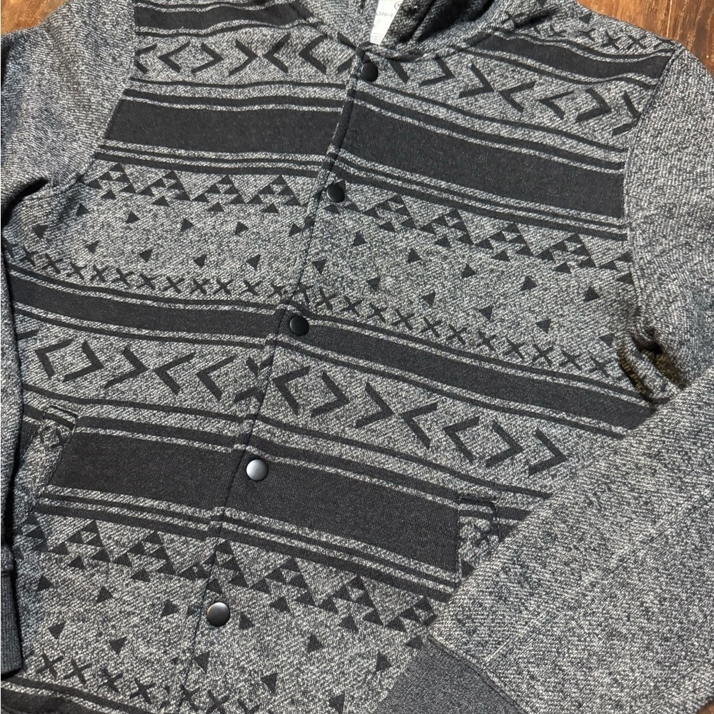 On The Byas Aztec Tribal Button-Up Hoodie Men’s L Y2K Missing Drawstring - Picture 5 of 7